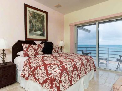 Beachfront Vacation Rental on Coco Plum Beach